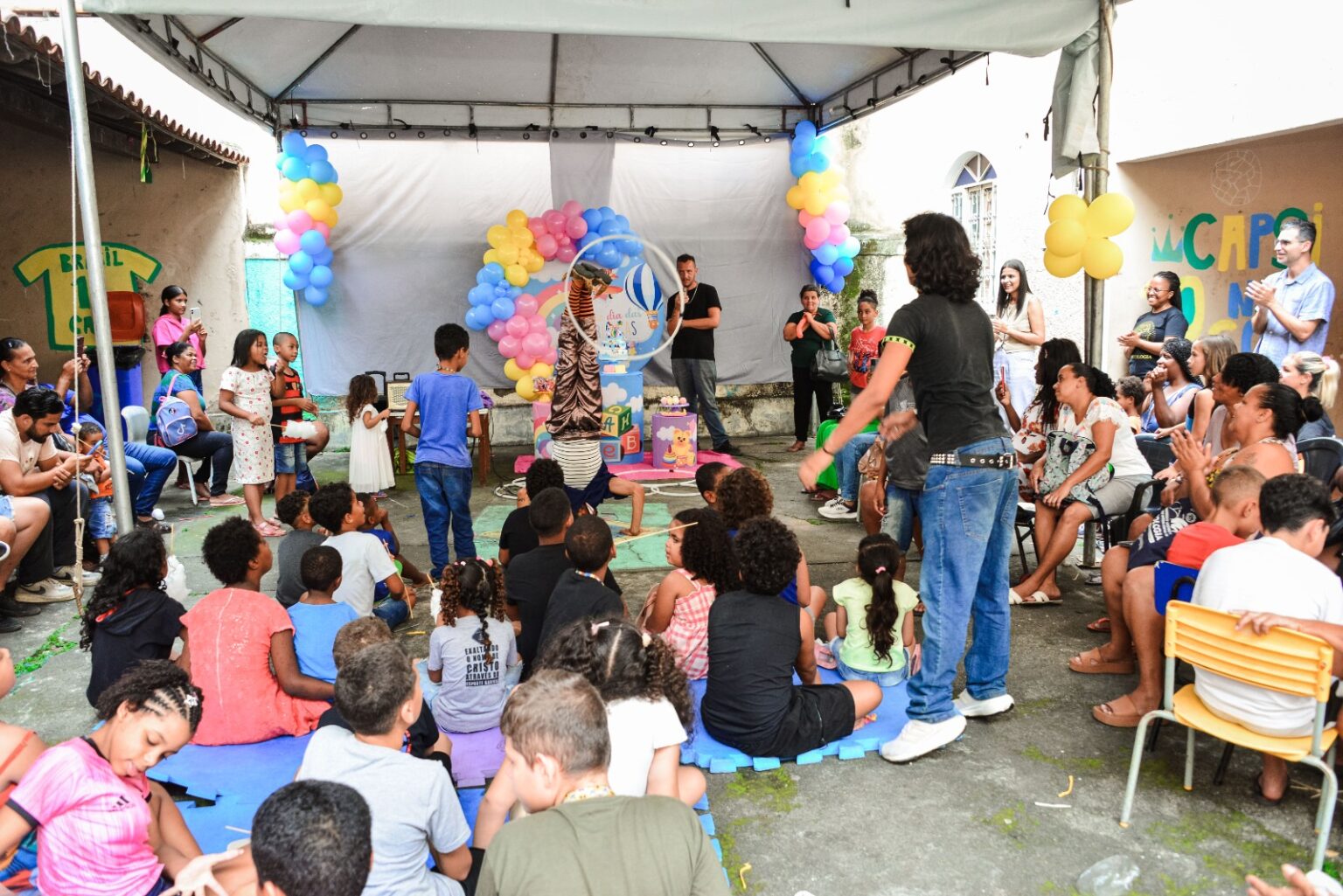 Crianças participam de atividade no CAPSI de Itaboraí