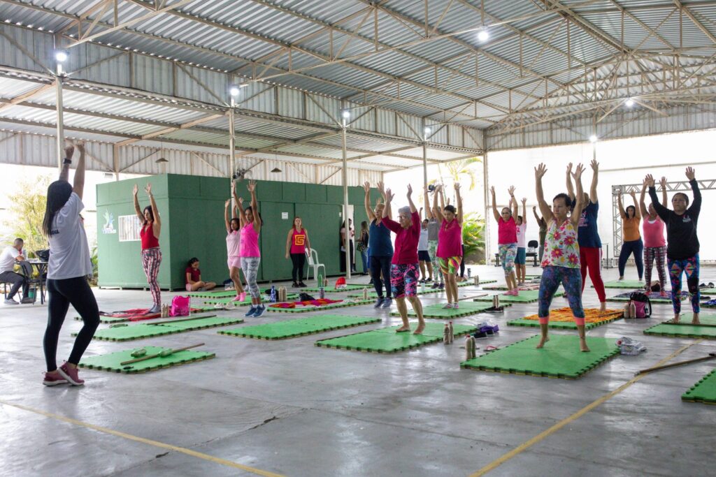 Mulheres participam de atividade do Outubro Rosa em Maricá