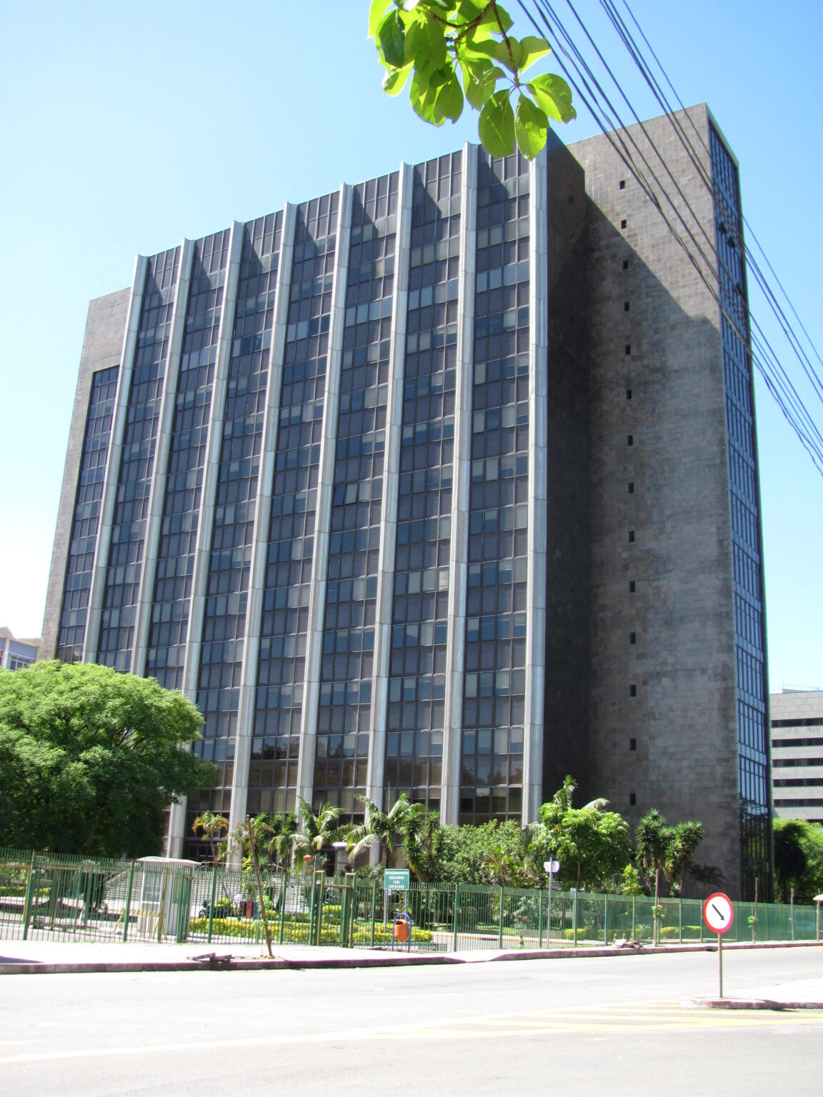 Prédio da Receita Federal usado como imagem ilustrativa para leilões