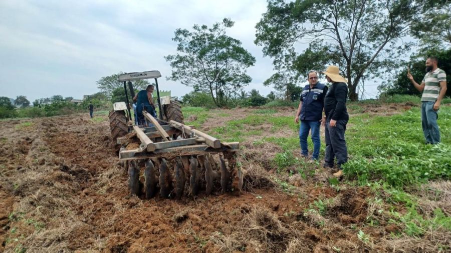 Área rural de Cantagalo recebe plantio de milho e feijão em Rio das Ostras