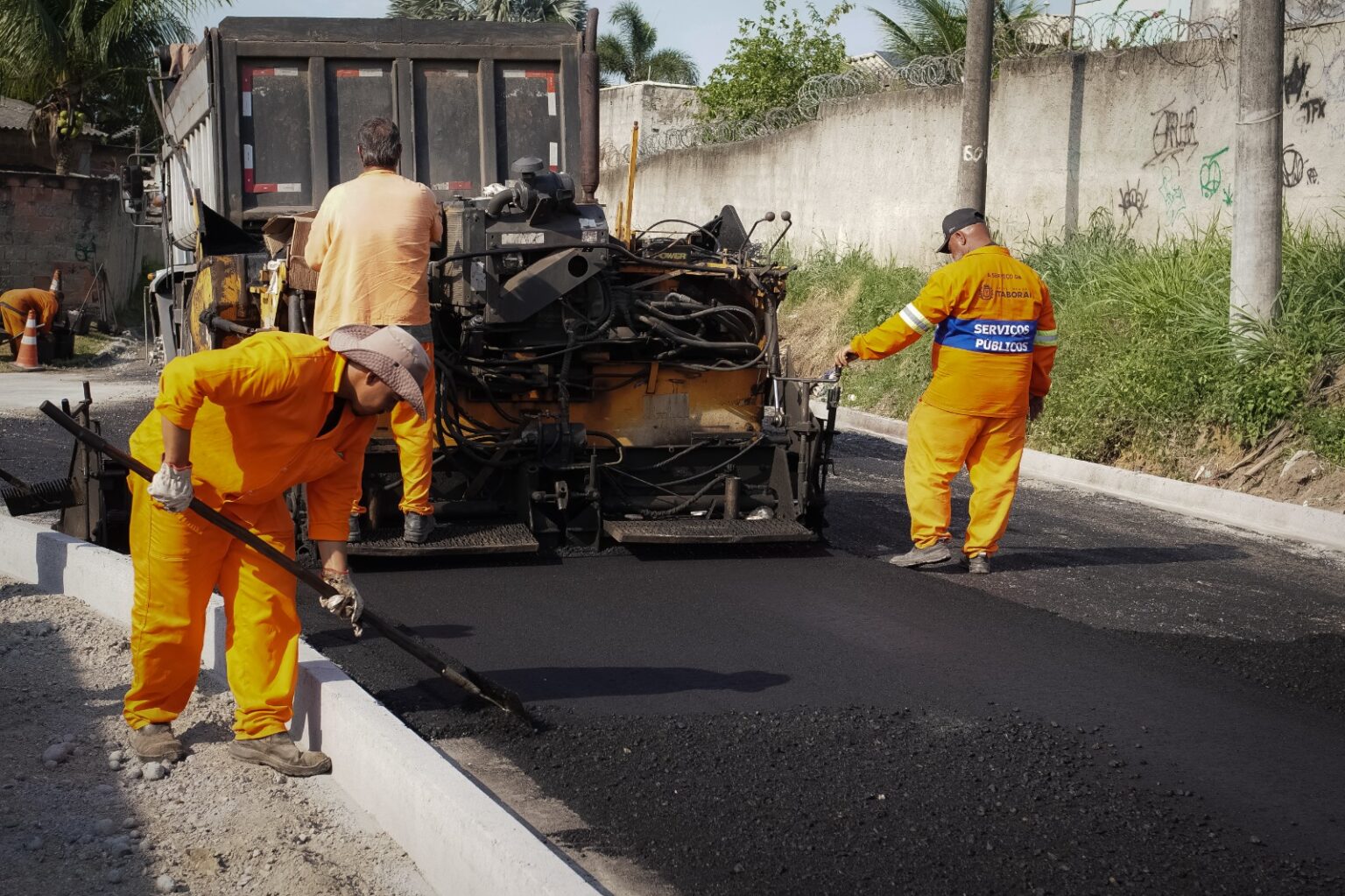 Pavimentação na Estrada da Boa Vista no bairro Salem em Itaboraí