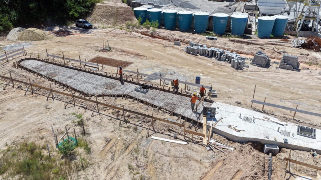 Obras do Terminal Rodoviário do Caramujo em Niterói